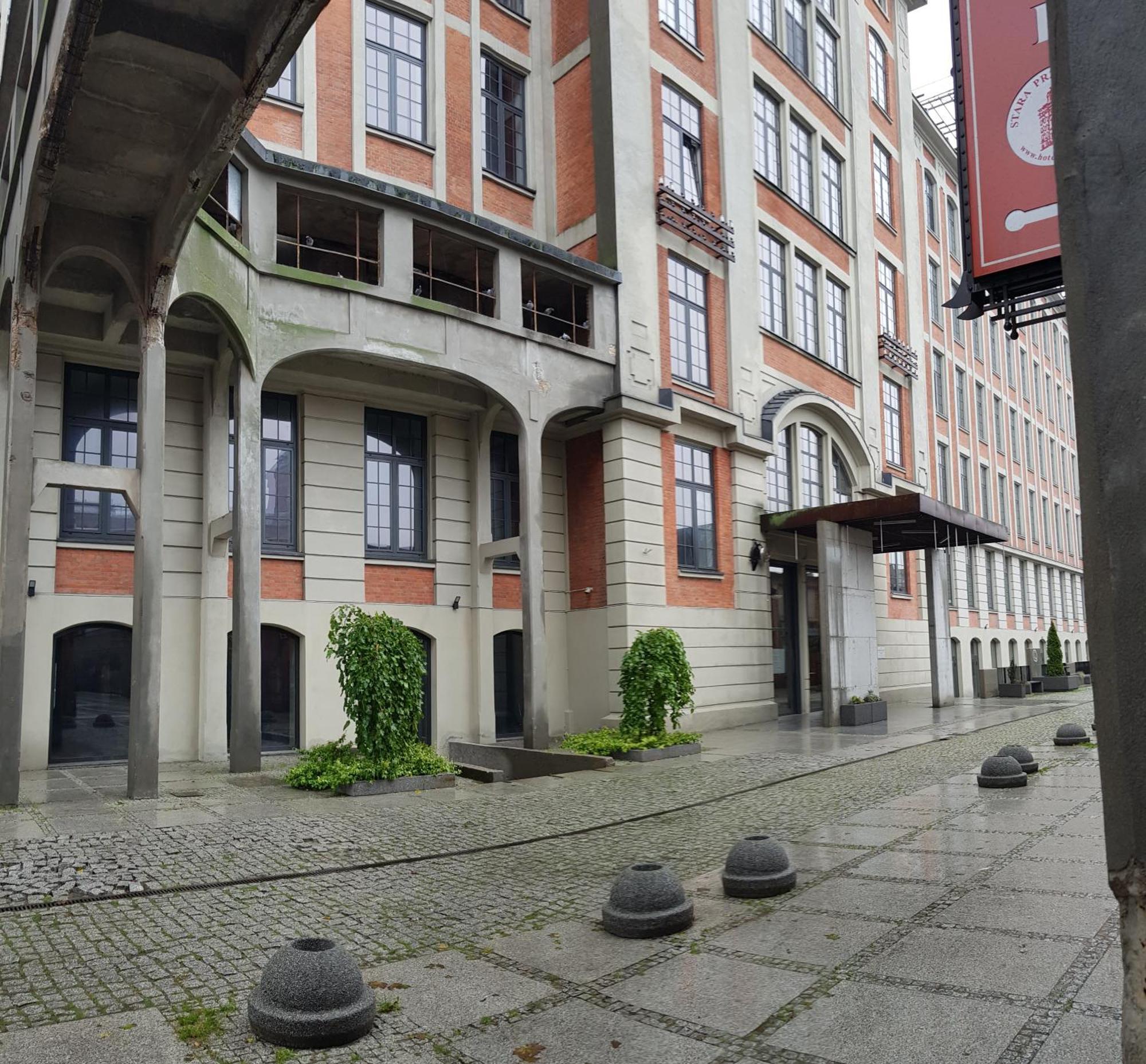 Loft Hiellego Apartment Zyrardow Bagian luar foto
