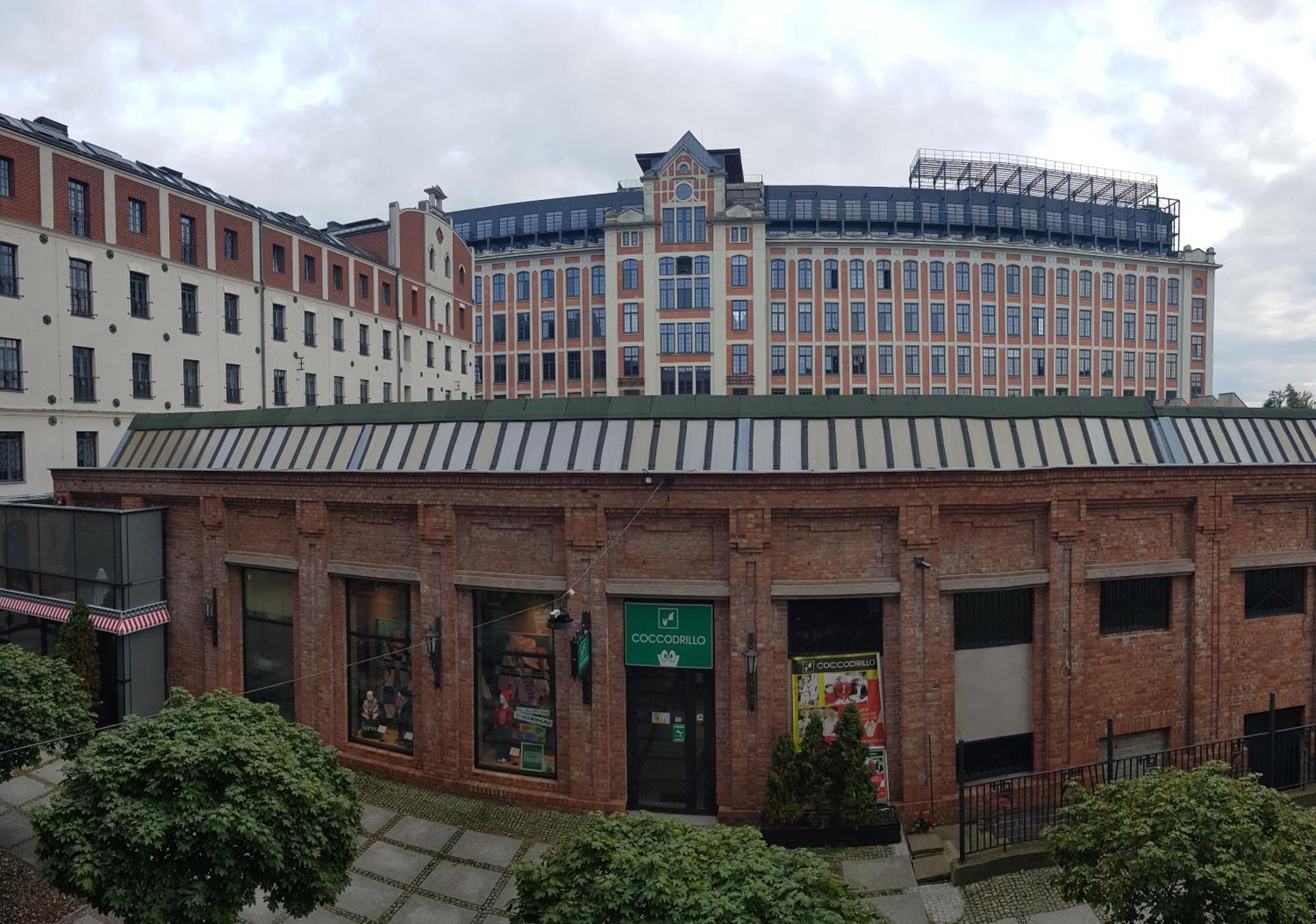 Loft Hiellego Apartment Zyrardow Bagian luar foto